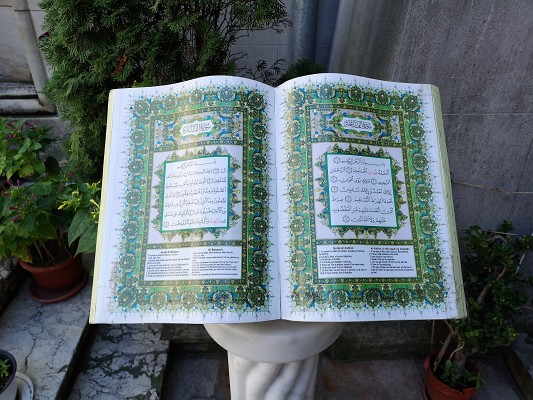 11. Korán-posvátná kniha muslimů 